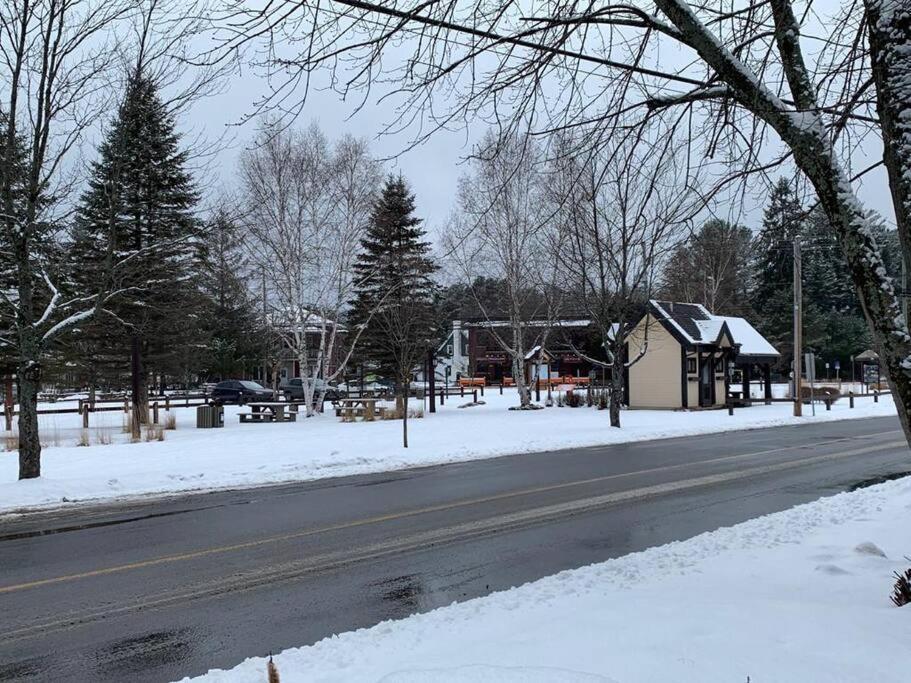 מונט טרמבלאנט Tremblant Chalet Walking Distance From Activities מראה חיצוני תמונה